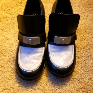 Womans chanel shoes